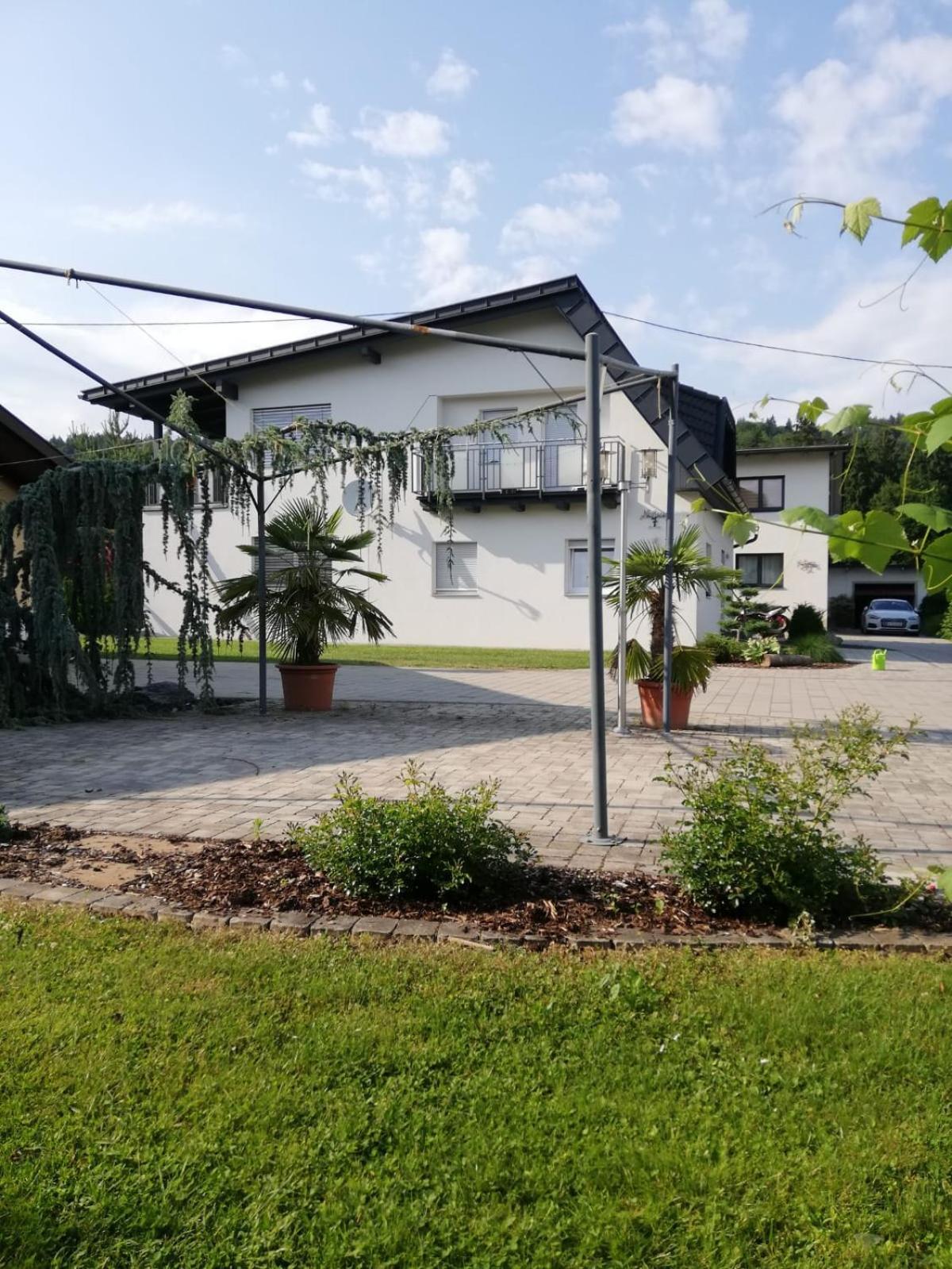Gemuetliche Wohnung In Velden! Velden am Worthersee Bagian luar foto